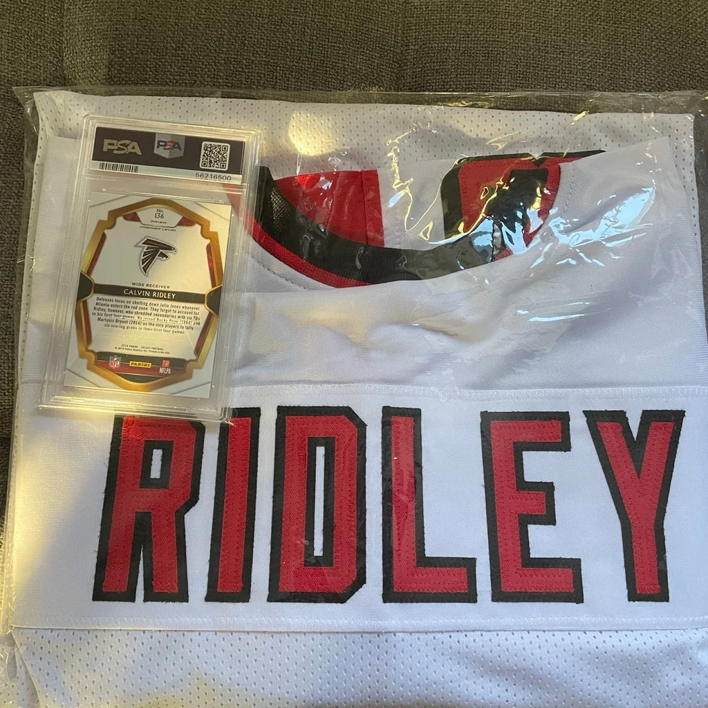 Calvin Ridley Signed Atlanta Falcons 35x43 Framed Jersey (Beckett Holo –  Super Sports Center